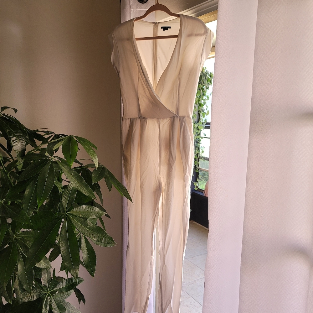 Theory silk jumpsuit size 10 fits like 8 - Picture 3 of 13